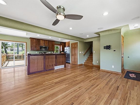 4th image of 1425 Harold Dr SE