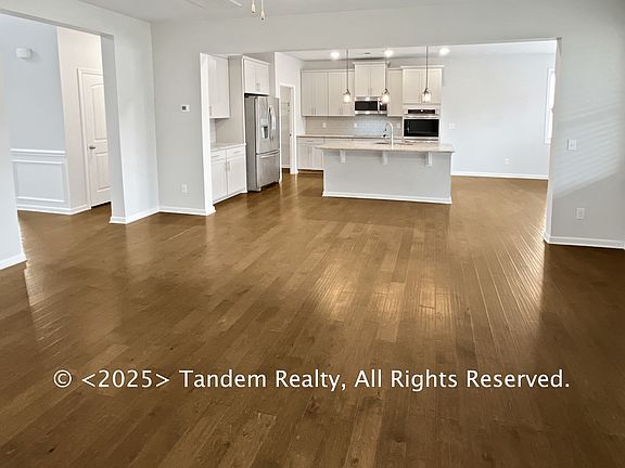 8020 Forest Hills Dr (5)_10292025