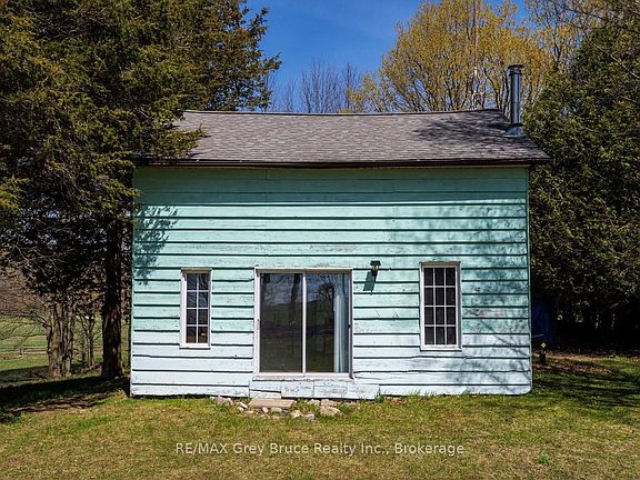 2nd image of 130 Crooked Hill Rd