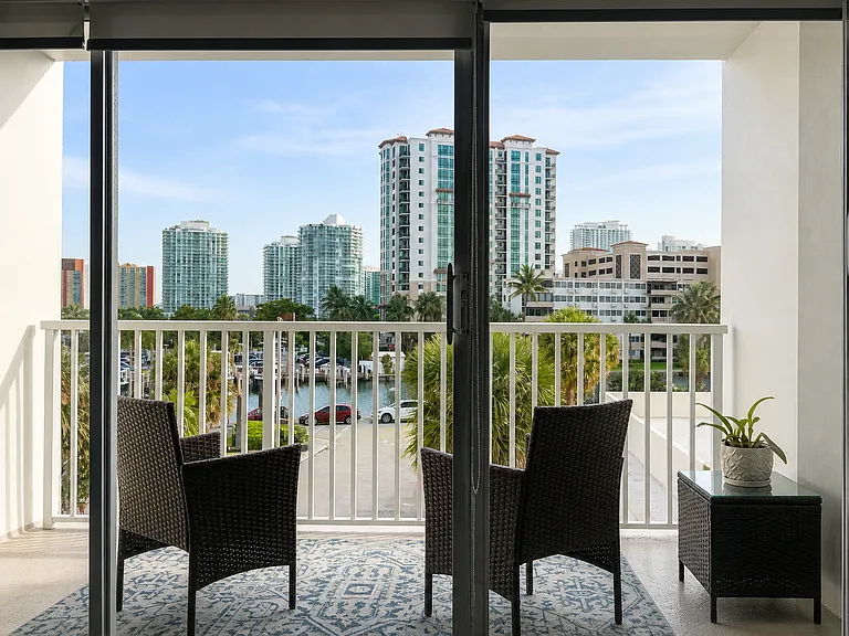 300 Bayview Dr #203 — Photo 8
