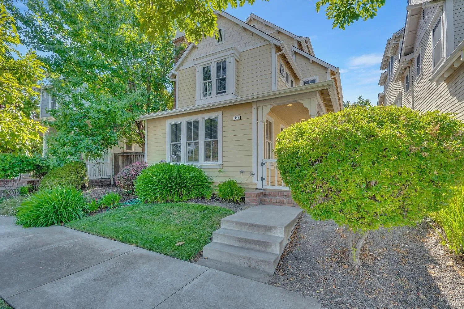 1045 Sanderling Drive photo 1