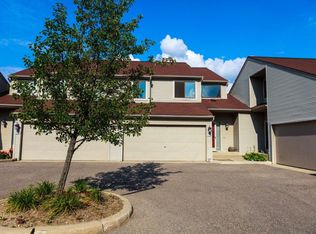 716 Eton Ct, Rochester, MI 48307