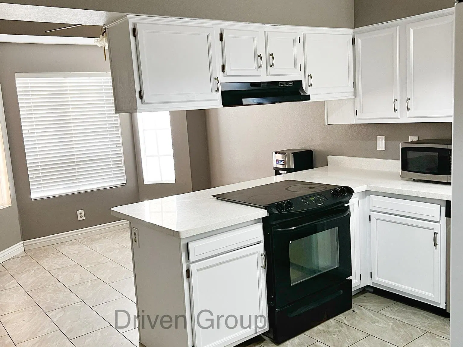 3 bed, 1336 sqft, $2,100 — Photo 2