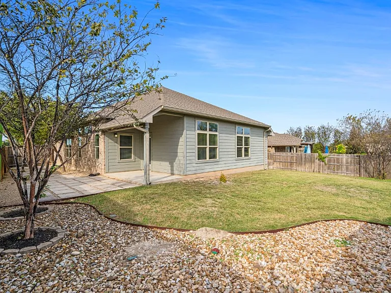 2923 Bluffstone Dr — Photo 30