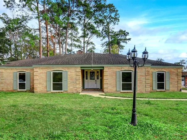 2806 Colonial Drive, Dickinson, TX 77539