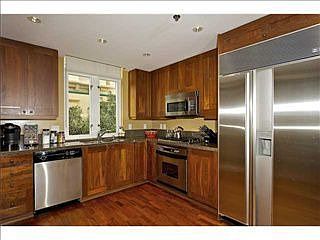 5th image of 738 W Harbor Dr