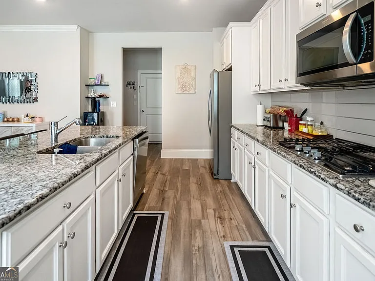 123 Vivian Ln — Photo 5
