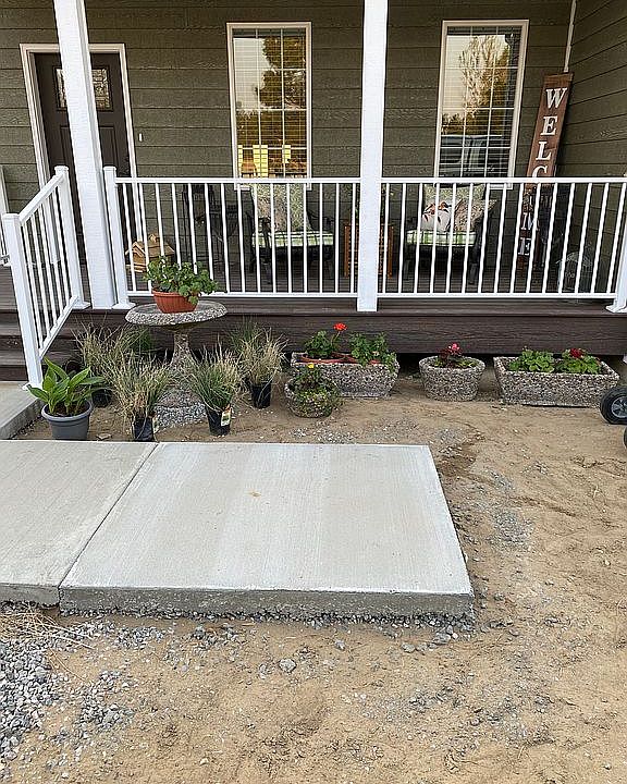 1st image of 3738 Chippewa Trl