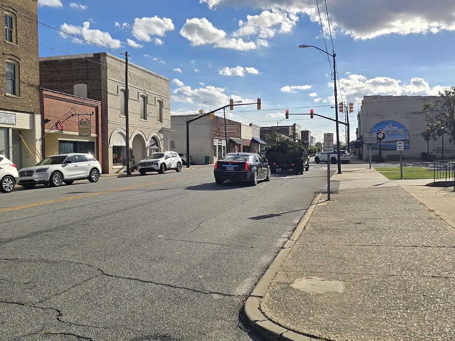 115 E Main St — Photo 2