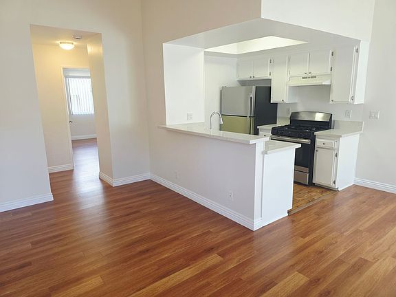 4th image of 437 E Cedar Ave APT 203
