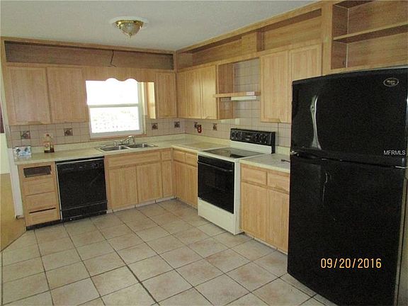 4th image of 725 Patricia Pl