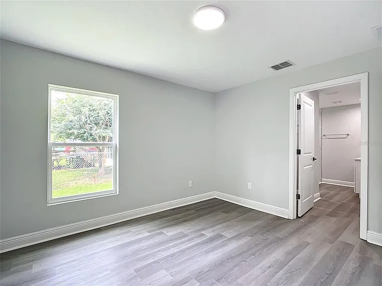 13609 SE 53rd Ave — Photo 23
