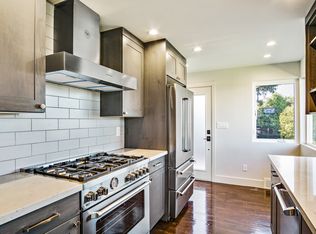 3215 56th Ave SW, Seattle, WA 98116