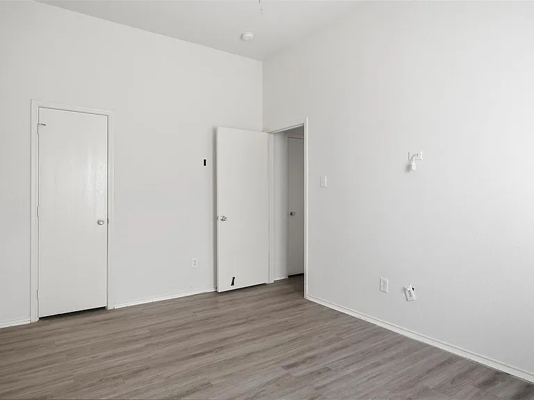 518 Niagara Falls Dr — Photo 23