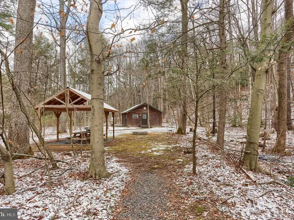 40 Meadow Grove Rd, Newport, PA 17074