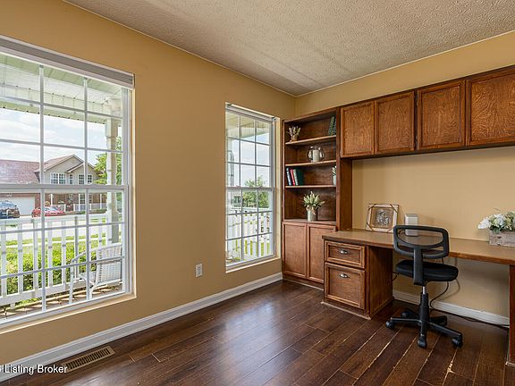 5th image of 633 Windbrook Dr