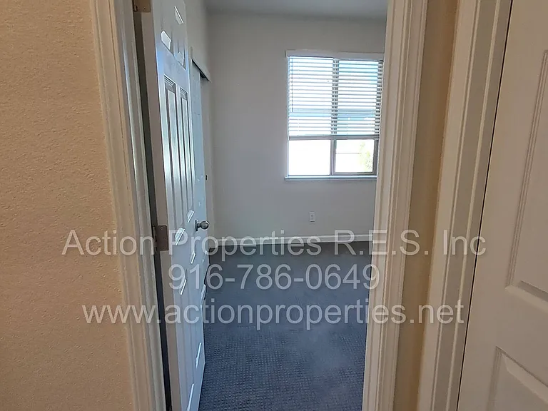 2136 Malibu Pl — Photo 39