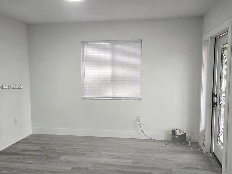 4952 NW 21st Ave — Photo 3