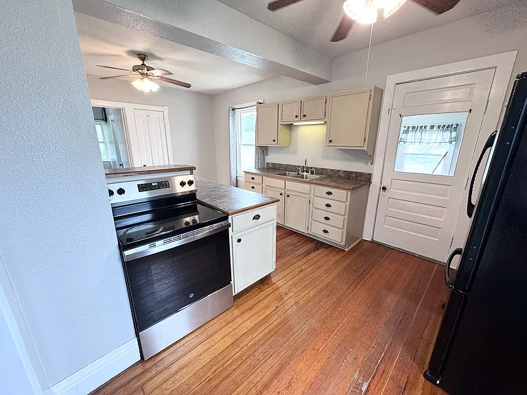 108 N Main St — Photo 10