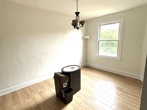 3rd image of 416 S Urania Ave