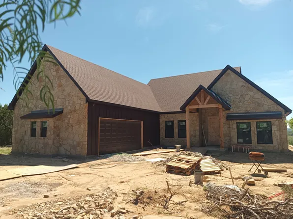 105 Harbour Town Dr, Graford, TX 76449