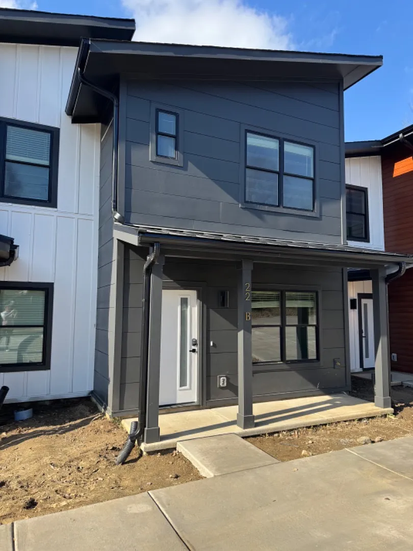 228 Kluttz Ct SW - Unit B — Photo 1