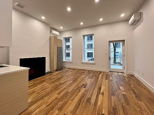 2nd image of 324 W 87th St #3R