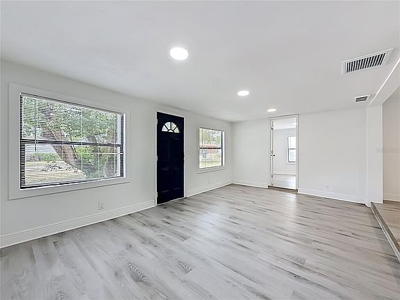 4th image of 8414 N 20th St