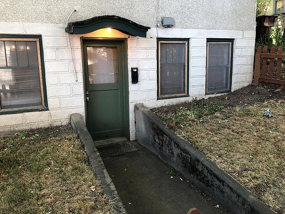 2nd image of 238 SW McKenzie St #B