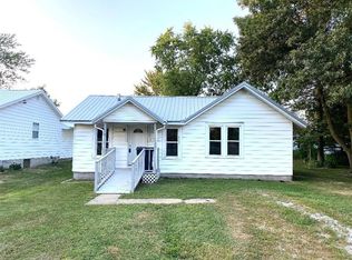 502 E Monroe Ave, Casey, IL 62420