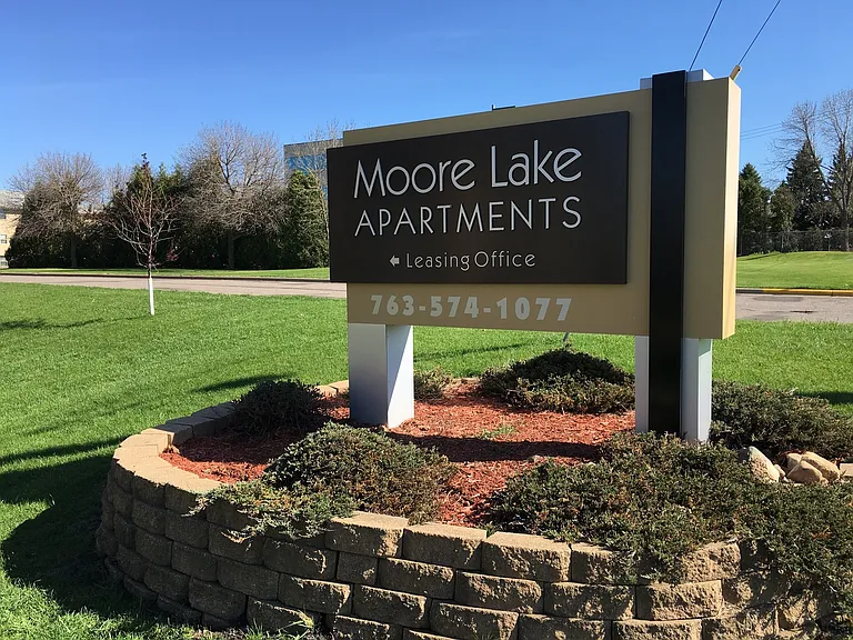 Moore Lake Apartments — Photo 25