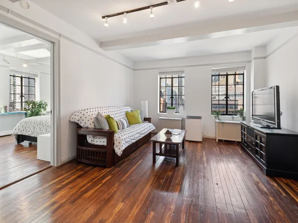 45 Tudor City Place image 1 of 10