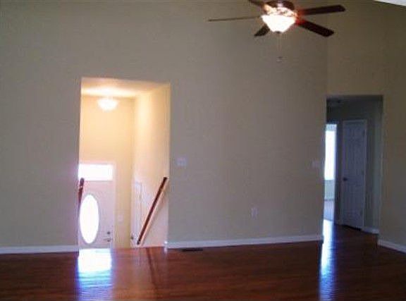 3rd image of 1515 Woodland Cove Dr NE