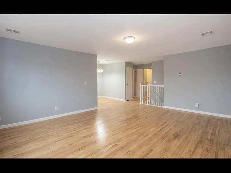 60 Sycamore Rd #2 — Photo 4