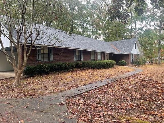 2nd image of 1165 Lake Dr