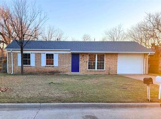 6210 NW Maple Ave, Lawton, OK 73505