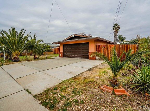 2nd image of 9533 Acacia Ave