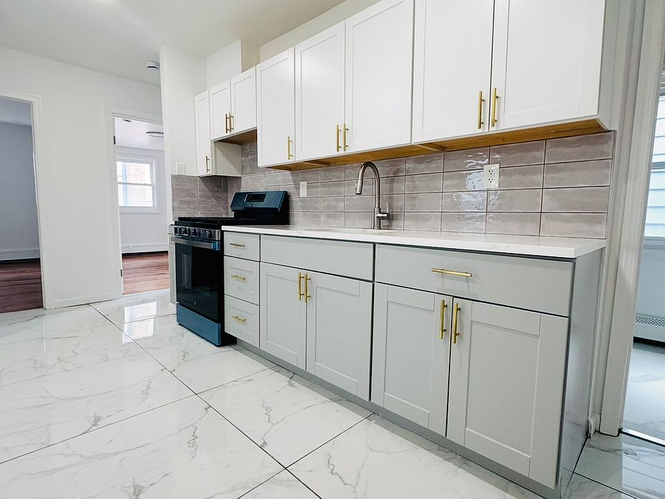 1st image of 23 Valley Pl APT 2