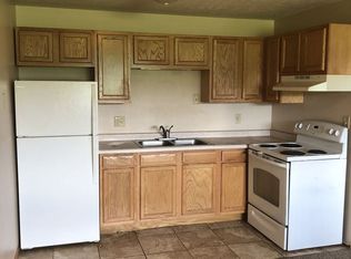 105 E 14th St APT 1, Hastings, NE 68901