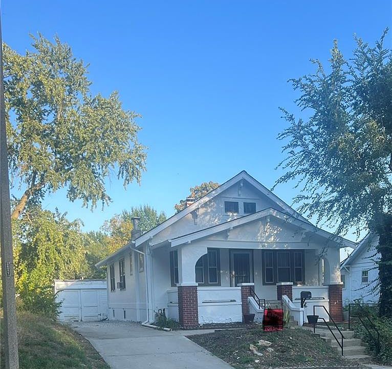 1st image of 811 S Crysler Ave