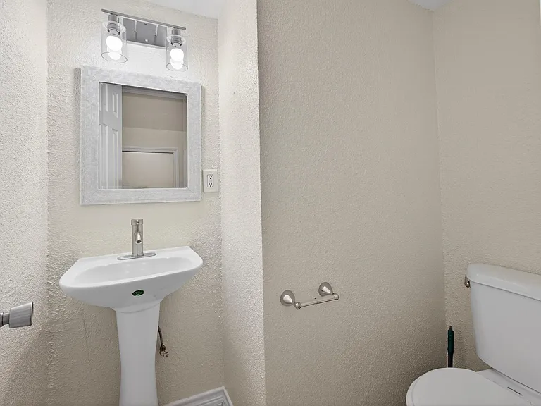 1221 Cedar Post Ln #1D — Photo 12