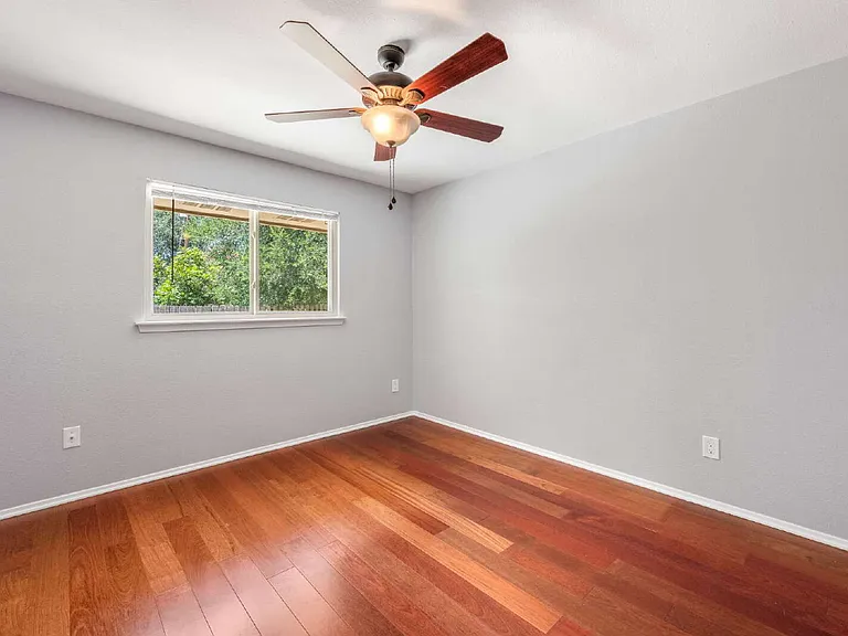 10502 Spicewood Pkwy — Photo 27