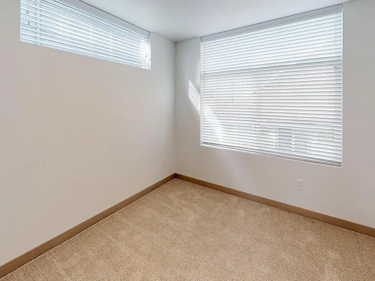 3308 Claremont Ave S — Photo 12