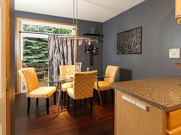 5th image of 1376 White Oak Dr