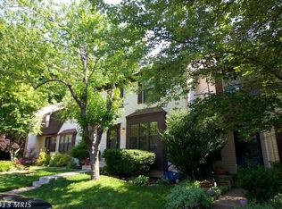 39 Berkeley Ct, Sterling, VA 20165