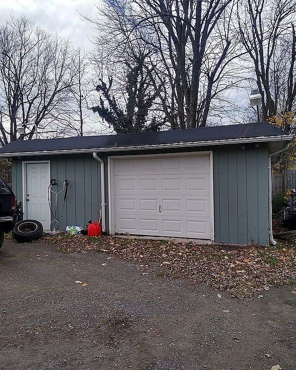 2nd image of 724 Orient St