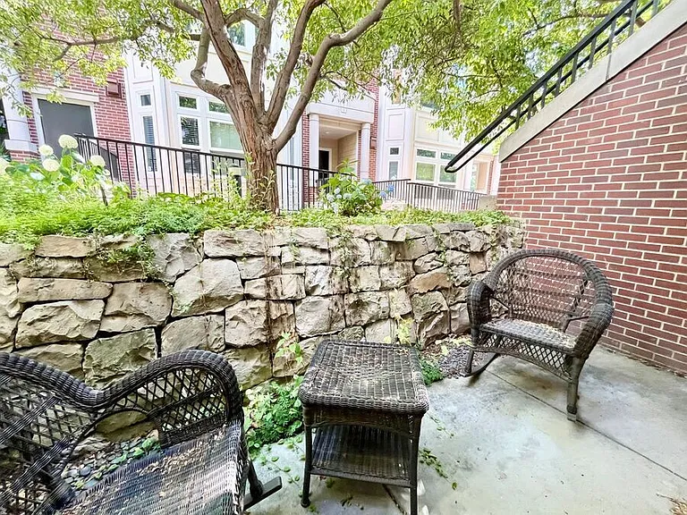 45 Jackson St #C — Photo 4