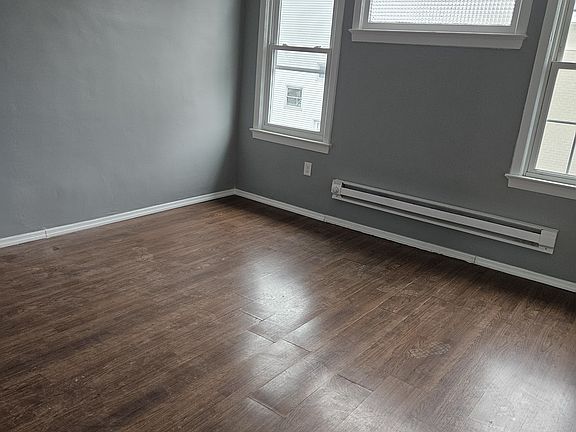 4th image of 161 New St #3