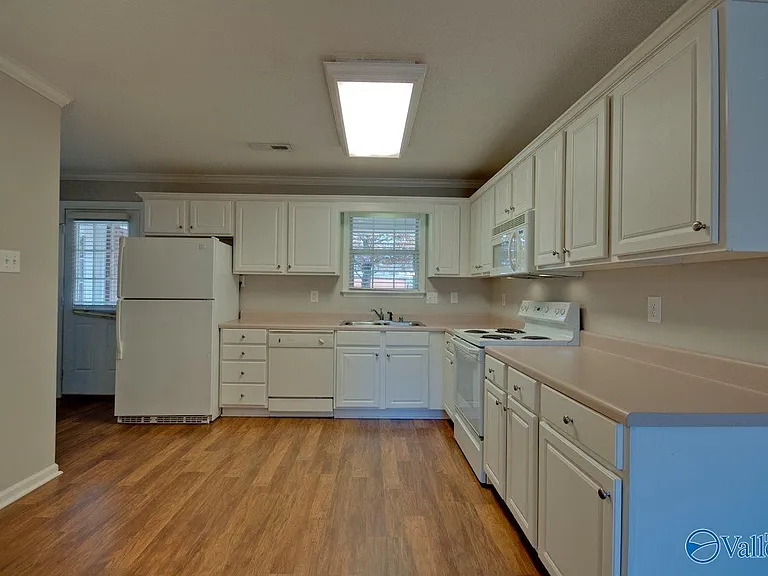 113 Claytor Ln — Photo 8