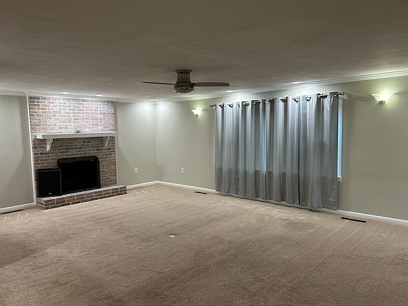 4th image of 4953 Blackfoot Cres
